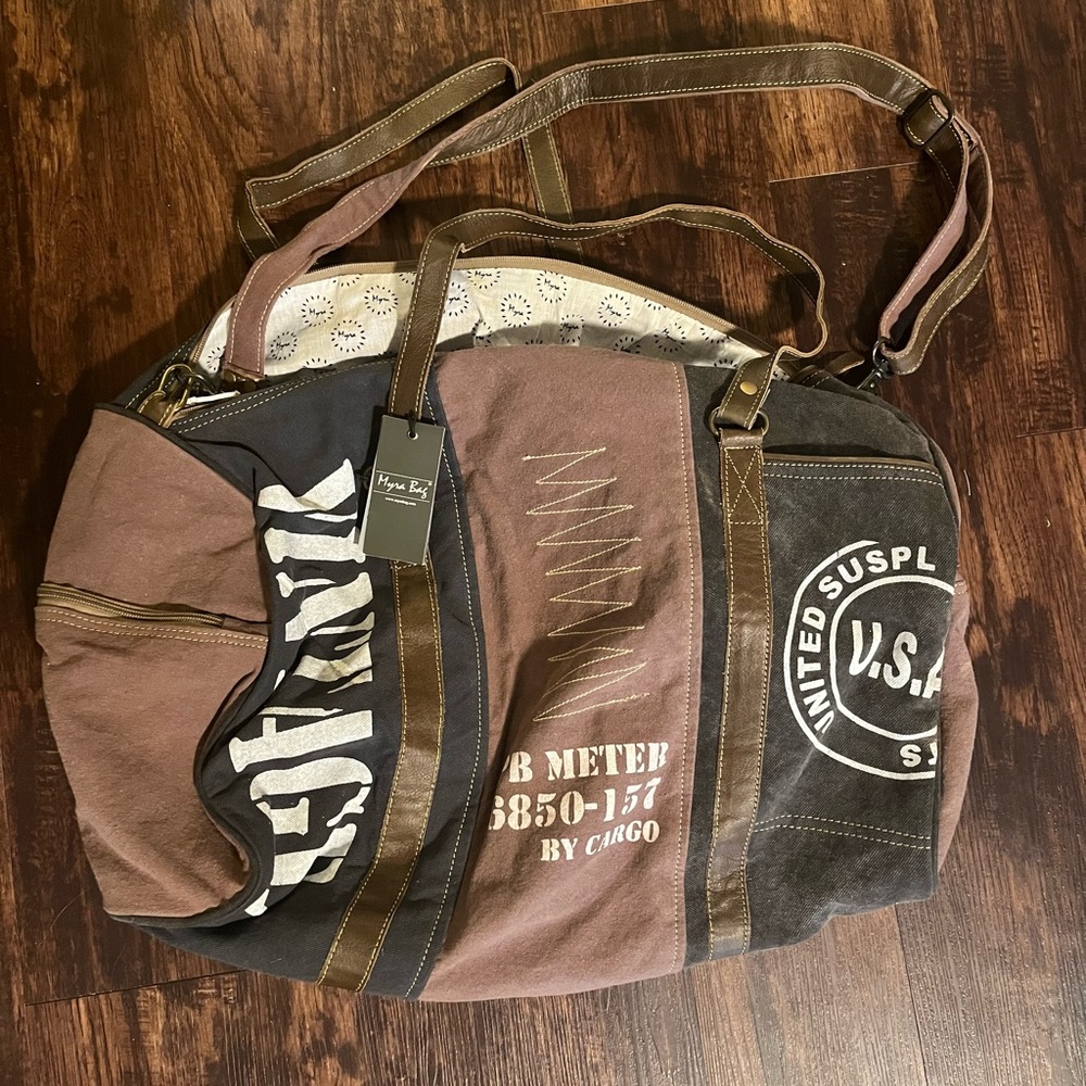 Myra VINTAGE "USA" PRINT TRAVELLER BAG